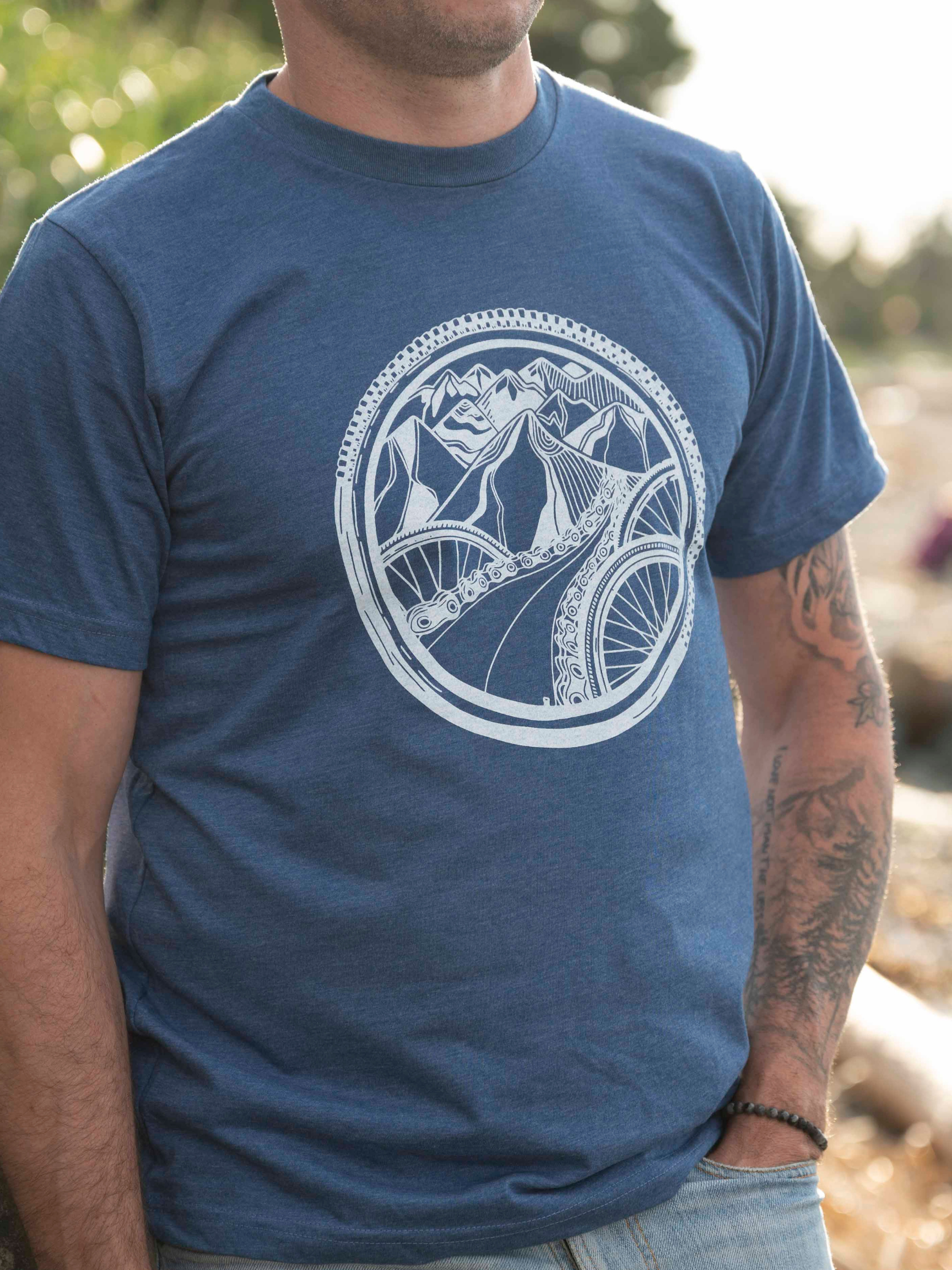 BIKE WORLD - Unisex Eco Tee