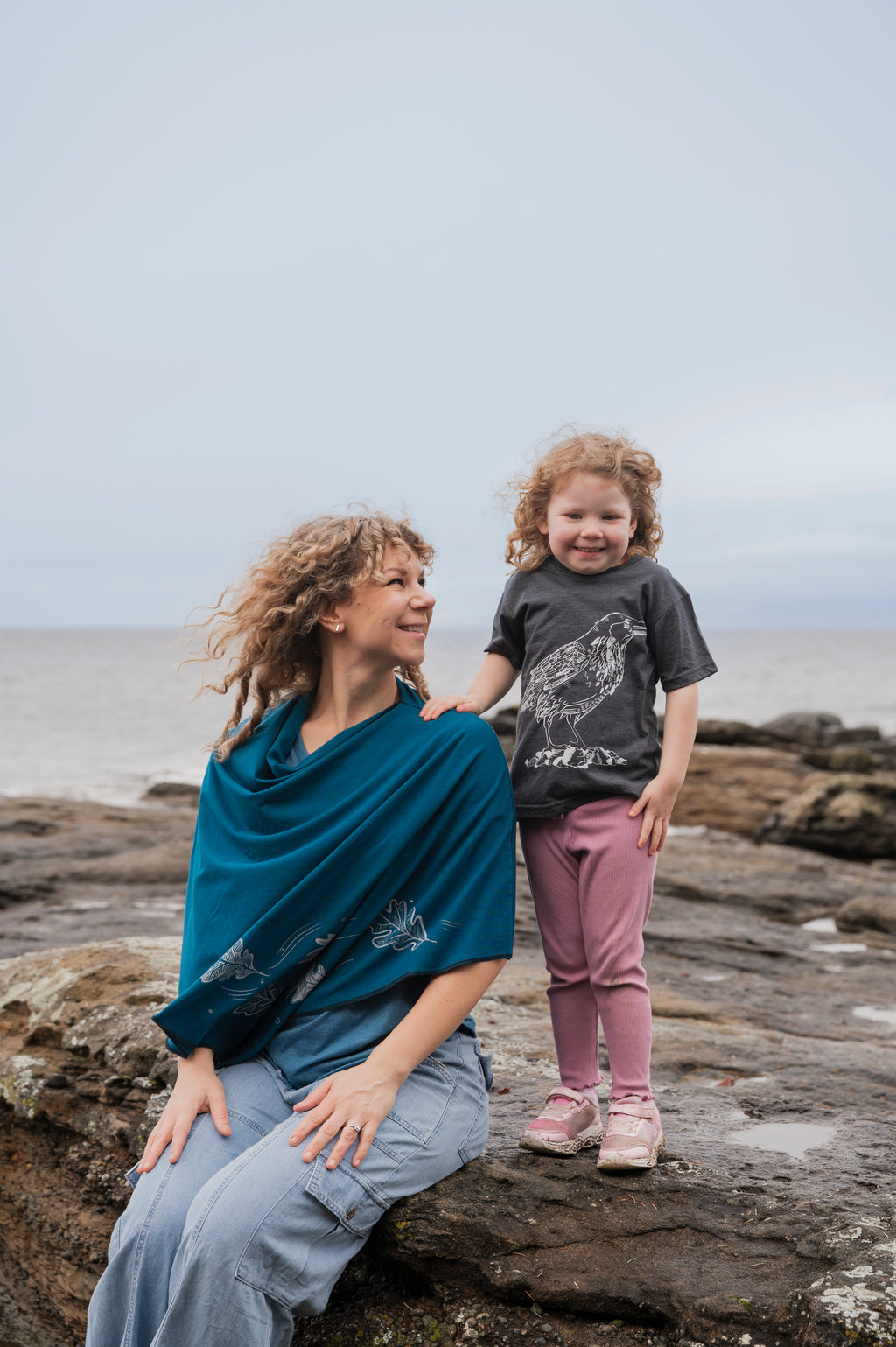LITTLE RAVEN - Kids Eco Tee - Charcoal