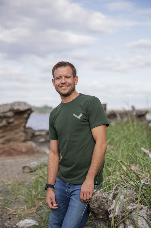 VAN ISLE LANDSCAPE - Unisex Organic Cotton Tee - Forest Green