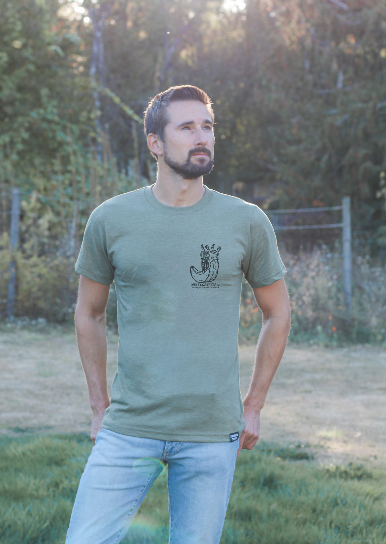 WEST COAST TRAIL - Crest - Unisex Eco Tee - Heather Army